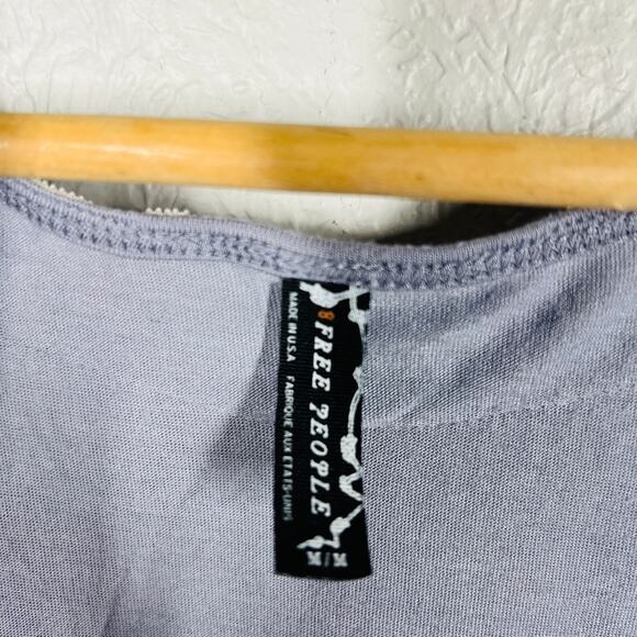 Free People Floral Print Scoop Neck Tee Short Sleeve Gray Blue Casual - M - Picture 4 of 4